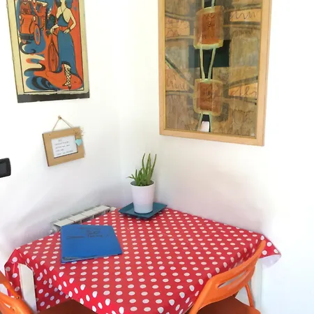 Fiore Delle 5 Terre בית הארחה 3*